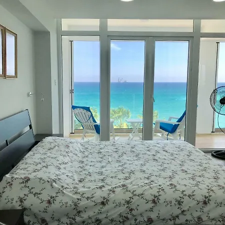 Gorgeous Seafront דירה